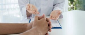 Female doctors explain and recommend treatment