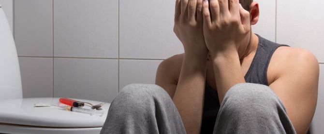 What Is Heroin Addiction? Signs, Symptoms, and Dangers